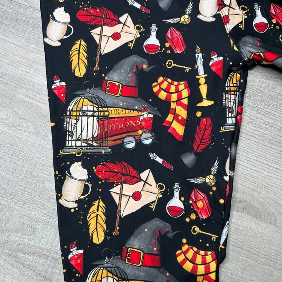 Gryffindor Themed Red Wizard House Print Black Soft Leggings - Picture 2 of 7